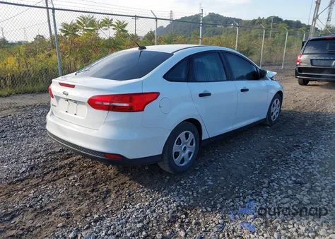 2016 Ford Focus S z USA, uszkodzony, nr VIN 1FADP3E26GL292793